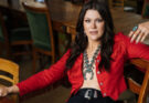 “The 90s Called”  – & MAE ESTES More Than Answered